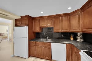 531 N Ocean Blvd 410, Pompano Beach, FL 33062 Sold 04/08/25