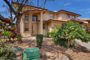 707 NE 195th St, Miami, FL 33179 Sold 04/17/25