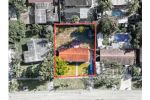 272 NE 44th St, Deerfield Beach, FL 33064 Sold 04/15/25