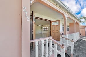 272 NE 44th St, Deerfield Beach, FL 33064 Sold 04/15/25