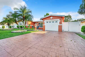 5720 NW 12th St, Lauderhill, FL 33313 Sold 05/13/25