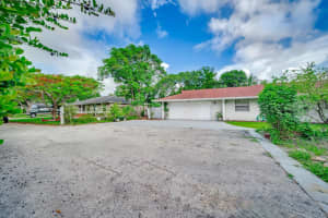 2550 Ray Ct, Lake Worth, FL 33462 - MLS#F10489107