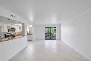 701 NW 19th St 512, Fort Lauderdale, FL 33311 - MLS#F10489129