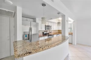 701 NW 19th St 512, Fort Lauderdale, FL 33311 - MLS#F10489129
