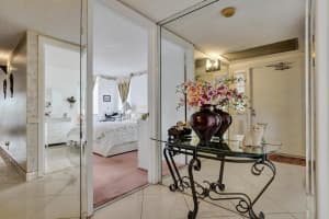 9340 Lagoon Place, Davie, FL 33324 - MLS#F10489162