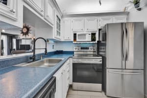 2831 Somerset Drive, Lauderdale Lakes, FL 33311 - MLS#F10489190