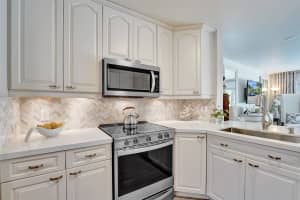 2008 Riverside Pl 3, Wilton Manors, FL 33305 Sold 07/15/25