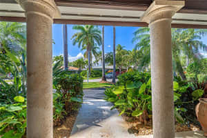 4110 NE 17th Ter, Oakland Park, FL 33334 Sold 05/19/25