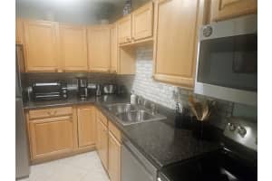 959 SE 2nd Ave 112, Deerfield Beach, FL 33441 Sold 04/25/25