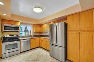400 Leslie Dr 622, Hallandale Beach, FL 33009 Sold 04/10/25