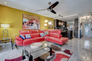 5171 W Oakland Park Blvd 102, Lauderdale Lakes, FL 33313 Sold 05/16/25