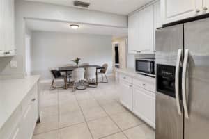 6421 NW 30th St, Sunrise, FL 33313 Sold 04/16/25