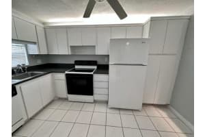 8960 S Hollybrook Blvd 107, Pembroke Pines