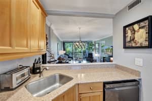 106 Royal Park Dr 4B, Oakland Park, FL 33309 Sold 04/01/25