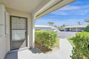 923 SE 10th St 3A, Deerfield Beach, FL 33441 Sold 06/17/25