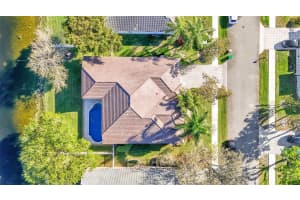 3982 W Lake Estates Dr, Davie, FL 33328 Sold 06/02/25