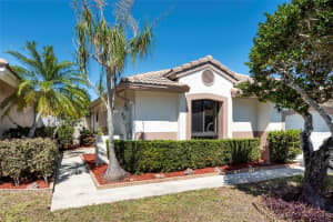 14861 Newcastle Ln, Davie, FL 33331 Sold 05/23/25