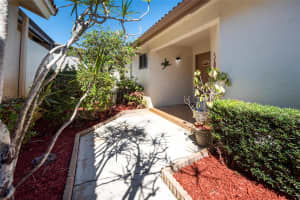 14861 Newcastle Ln, Davie, FL 33331 Sold 05/23/25