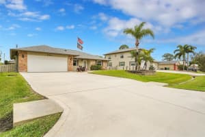 581 NW Colonial St, Port Saint Lucie, FL 34983 Sold 04/24/25