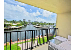 301 Golden Isles Dr 403, Hallandale Beach, FL 33009 Sold 06/09/25