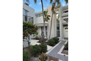 657 Cypress Ln 26A, Wilton Manors, FL 33305 Sold 03/25/25