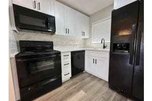 8950 Sunrise Lakes Blvd 105, Sunrise, FL 33322 Sold 12/01/25