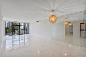 600 Parkview Dr 308, Hallandale Beach, FL 33009 Sold 05/14/25
