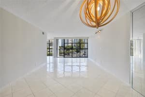 600 Parkview Dr 308, Hallandale Beach, FL 33009 Sold 05/14/25