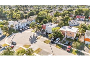 7910 SW 8th Ct B, North Lauderdale, FL 33068 - MLS#F10489940