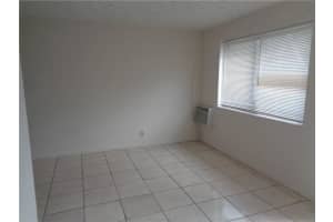633 NW 11th Ave 2, Fort Lauderdale, FL 33311 - MLS#F10489992
