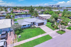301 SE 5th Ter, Pompano Beach, FL 33060 Sold 05/02/25