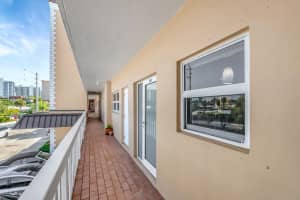 725 N Riverside Dr 205, Pompano Beach, FL 33062 Sold 12/12/25
