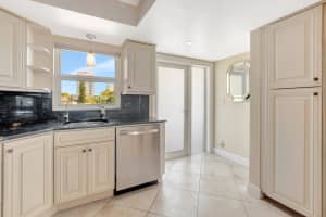 725 N Riverside Dr 205, Pompano Beach, FL 33062 Sold 12/12/25