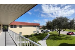 102 Royal Oak Dr 203, Vero Beach, FL 32962 Sold 05/23/25
