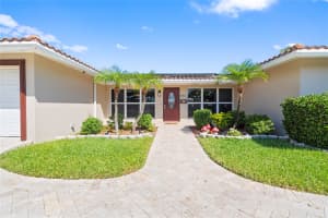 241 SE 9th Ct, Pompano Beach, FL 33060 Sold 04/24/25
