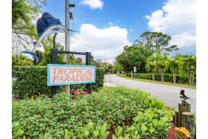 7881 SE Paradise Dr, Stuart, FL 34997 Sold 05/30/25