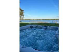 1622 Dinner Lake Dr Sebring, FL 33870 - Off Market