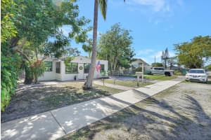 2334 Cleveland St, Hollywood, FL 33020 Sold 06/05/25