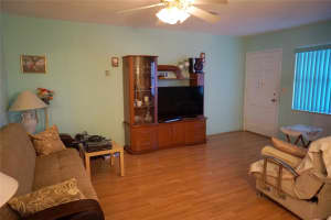 160 NE 8th Ave 25B, Hallandale Beach, FL 33009 - MLS#F10490461