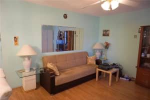 160 NE 8th Ave 25B, Hallandale Beach, FL 33009 - MLS#F10490461