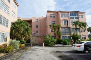 2841 Somerset Dr 115, Lauderdale Lakes, FL 33311 Sold 04/21/25