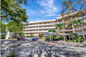 3800 W Oaks Clubhouse Dr 402, Pompano Beach, FL 33069 Sold 08/29/25