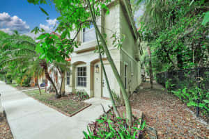 982 Summit Lake Drive, West Palm Beach, FL 33406 - MLS#F10490671