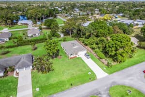 7100 Coquina Ave, Fort Pierce, FL 34951 Sold 04/24/25