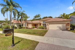9805 W Tree Tops Ct, Davie, FL 33328 Sold 05/23/25