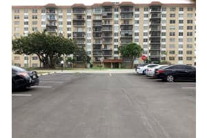 4174 Inverrary Dr 203, Lauderhill