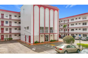 4270 NW 40th St 205, Lauderdale Lakes, FL 33319 - MLS#F10490773
