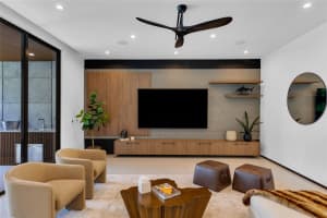 727 17th Way, Fort Lauderdale, FL 33304 - MLS#F10490788