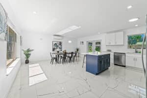 1215 NE 200th St, Miami, FL 33179 - MLS#F10490921