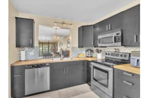 8592 W Sunrise Blvd 202, Plantation, FL 33322 Sold 10/09/25